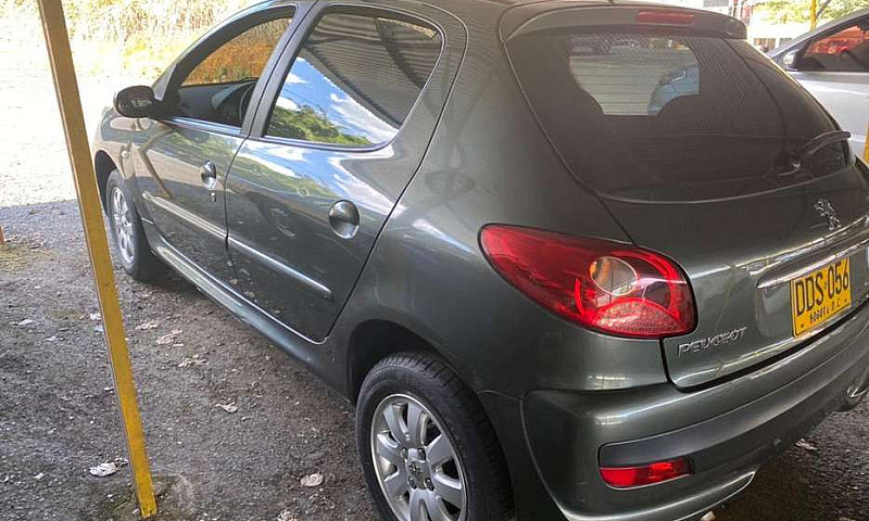 Peugeot 207 Compact ...