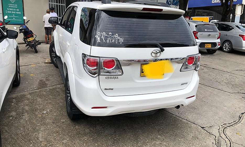 Toyota Fortuner 2015...