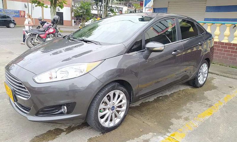 Ford Fiesta Titanium...