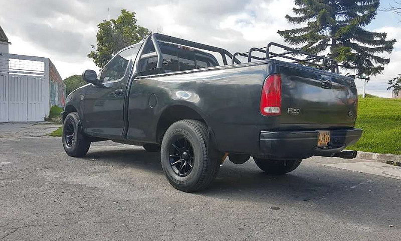 Vendo Camioneta Ford...