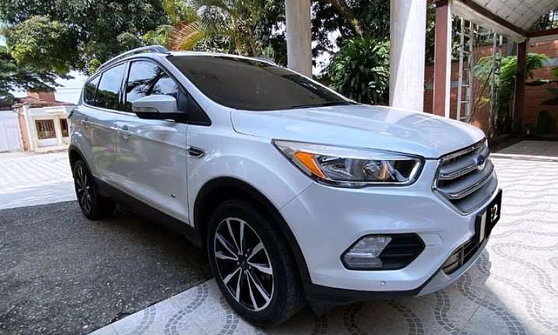 Ford Escape-Titanium...