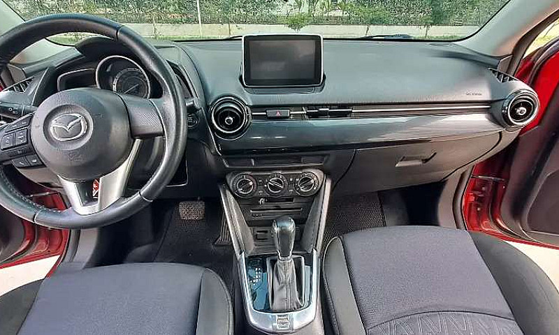 Se Vende Mazda 2...