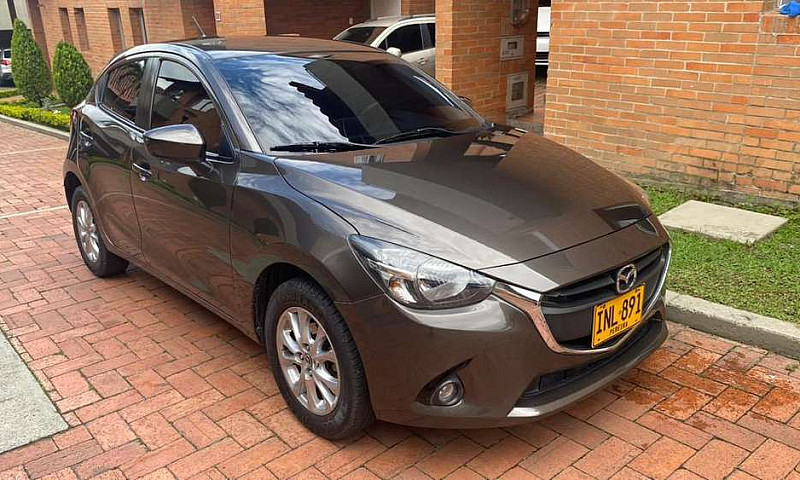 Se Vende Mazda 2 Tou...