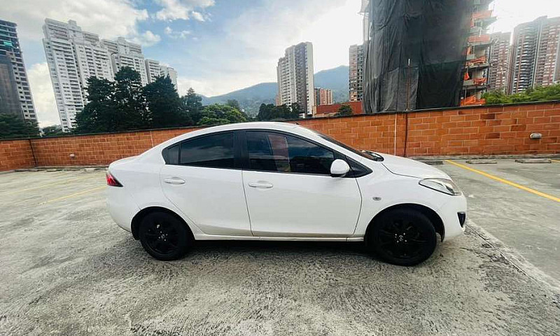 Mazda 2 Sedan Modelo...