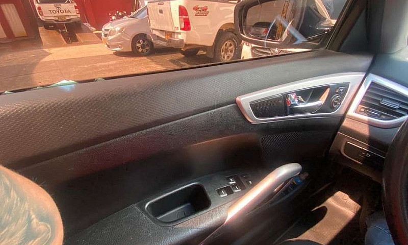 Hyundai Veloster 1.6...