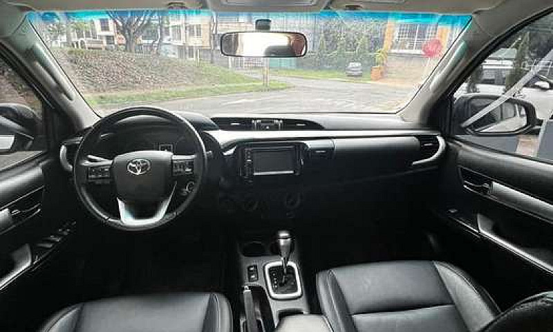 Toyota Hilux 4X4 Dis...