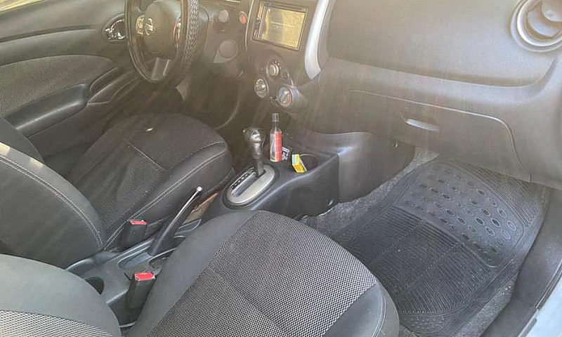 Nissan Versa Aut 201...