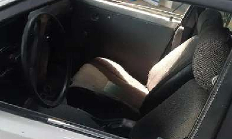 Vendo Mazda 323 Mode...