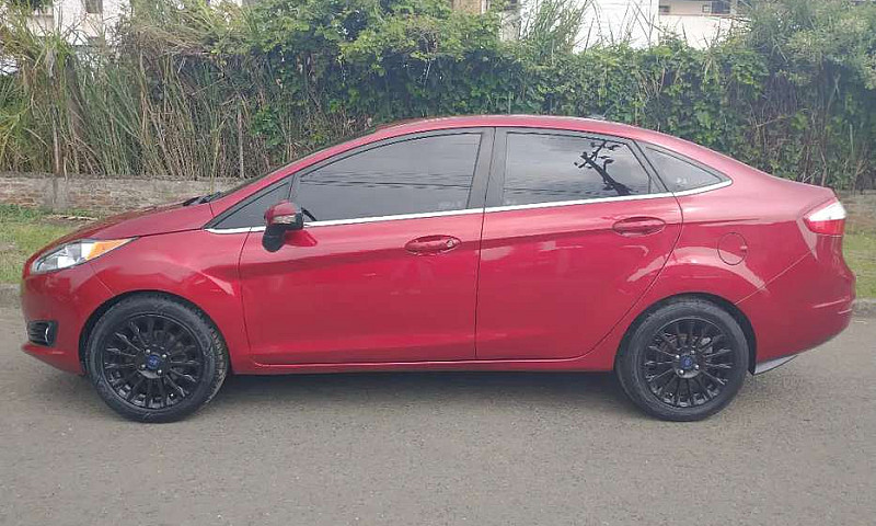 Ford Fiesta Titanium...
