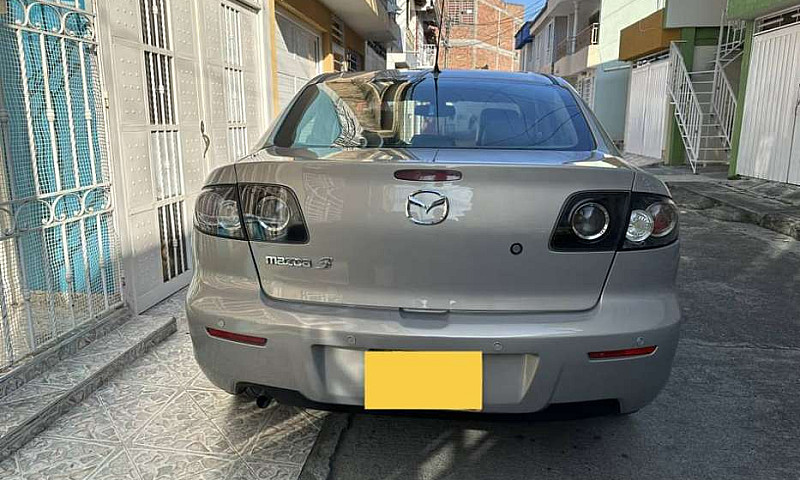 Mazda 3 2008...