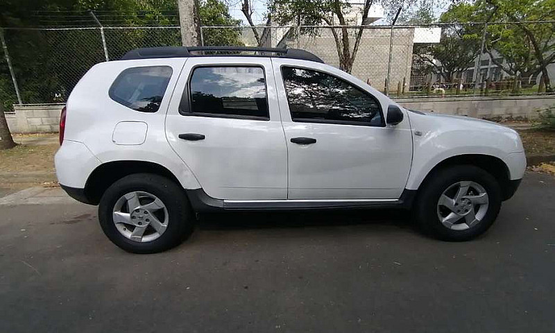 Renault Duster 2015...
