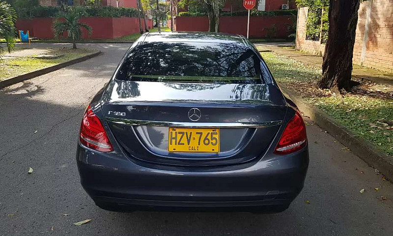 Mercedes Benz C 180
...