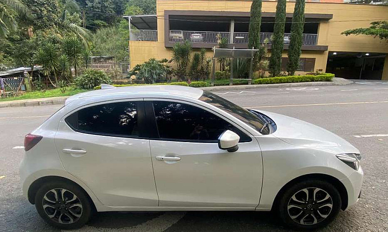 Mazda 2 Hb Grand Tou...