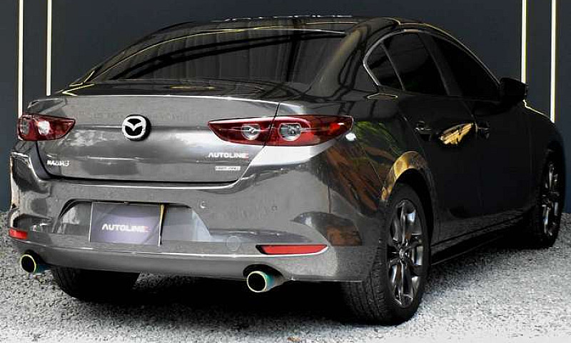 Mazda 3 Touring 2021...
