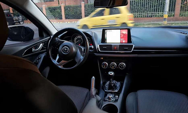 Vendo Mazda 3 Tourin...