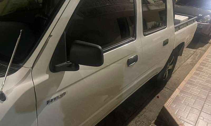 Vendo Toyota Hilux, ...