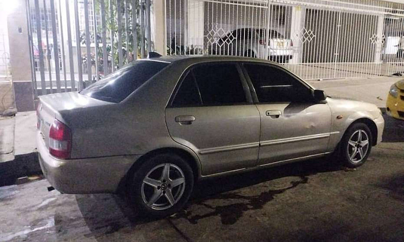 Vendo Mazda Allegro ...