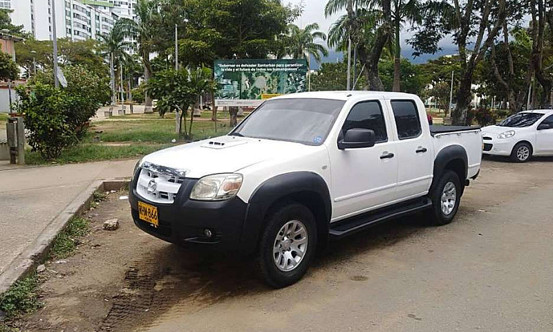 Camioneta Mazda Bt50...