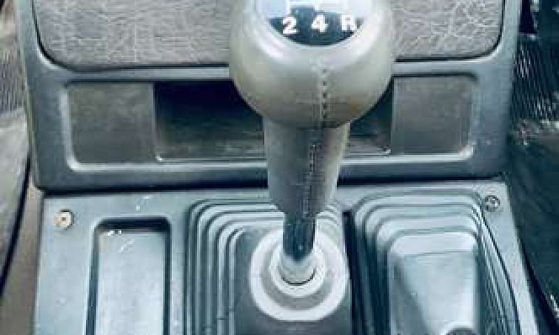 Montero Mitsubishi E...