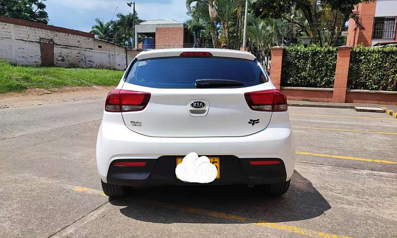 Kia Rio Vibrant 2022...