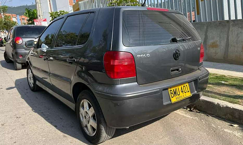 Volkswagen Polo 2002...