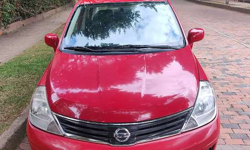 Nissan Tiida Premium...