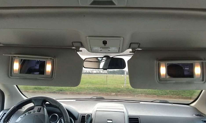 Nissan-Sentra-2012- ...