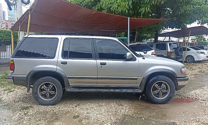 Ford Explorer Full E...