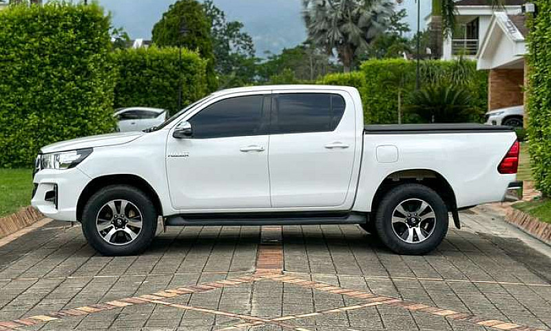 Toyota Hilux 2.4  20...