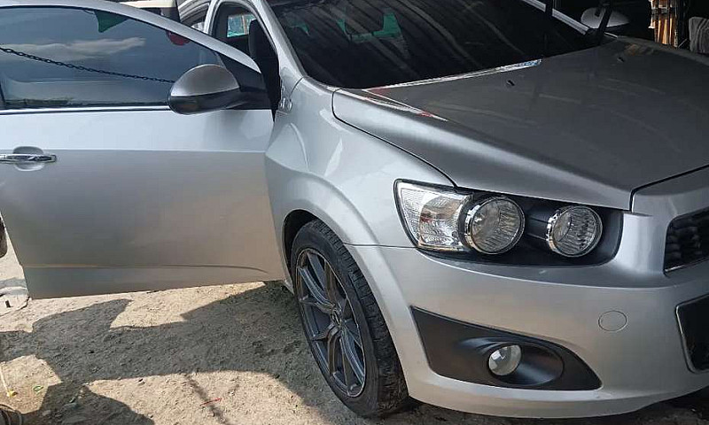 Chevrolet Sonic Lt 2...