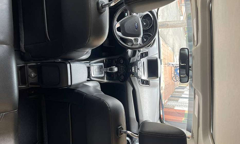 Ford Fiesta Titanium...