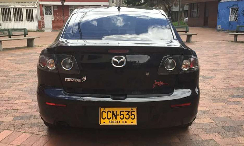 Excelente Mazda 3...