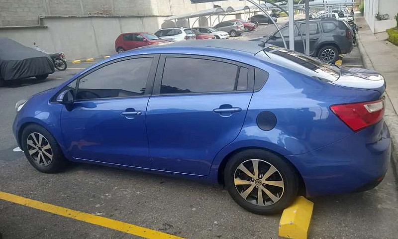 Vendo Kia Río Excele...