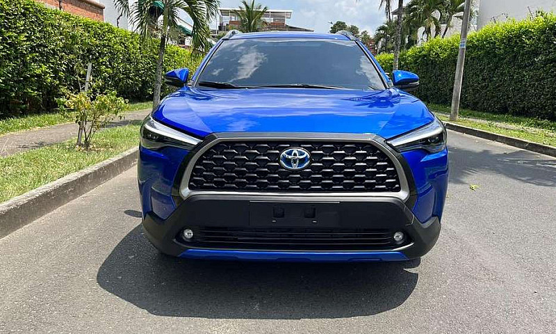 Toyota Corolla Cross...