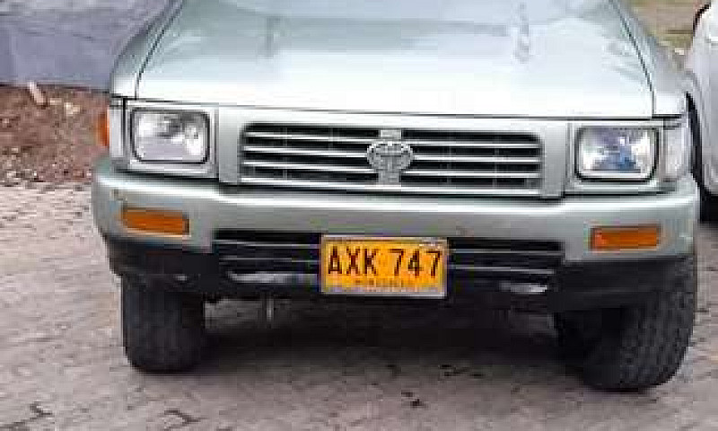 Toyota Hilux 4X4 Mod...