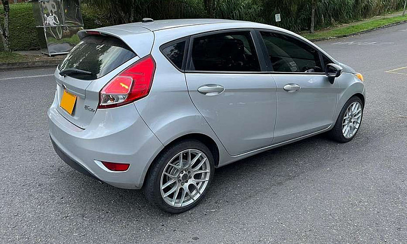 Ford Fiesta Hb Se...