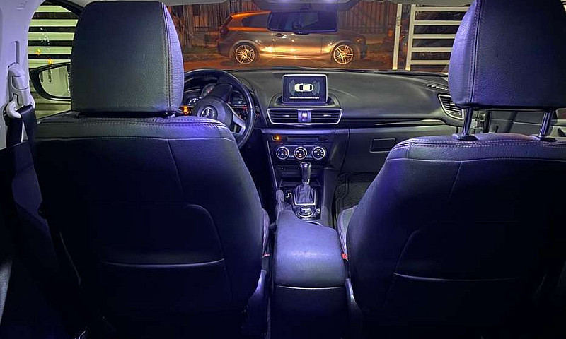 Mazda 3 Touring Auto...