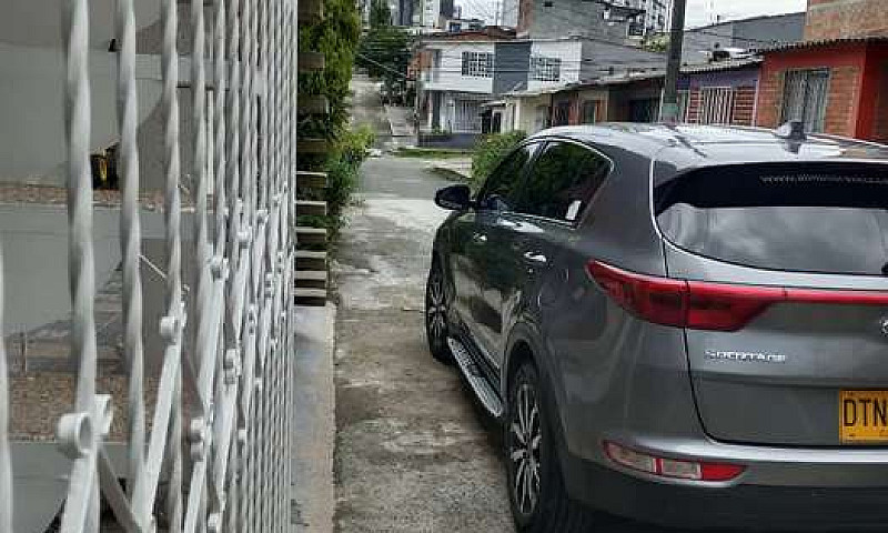 Vendo Kia Esporta 90...