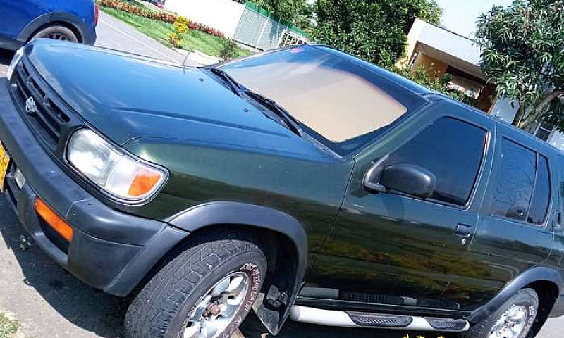 Vendo Nissan Pathfin...