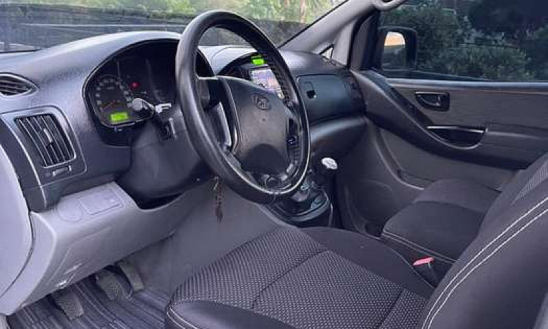Hermosa Hyundai H1 G...