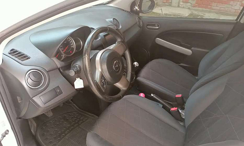 Mazda 2 Mod 2015...