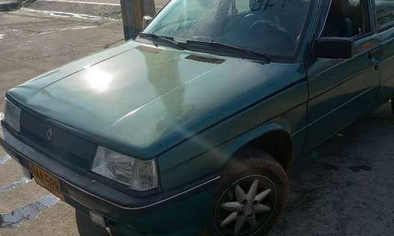 Se Vende Renault 9 E...