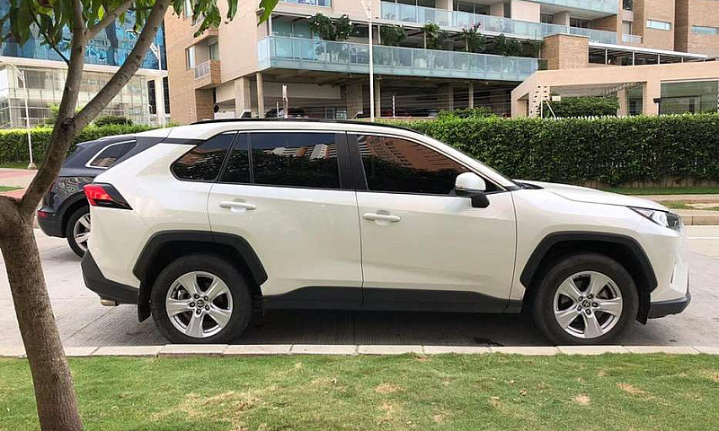 Rav4 2,0 2020...