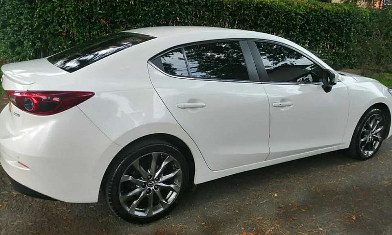 Mazda 3 Grand Tourin...