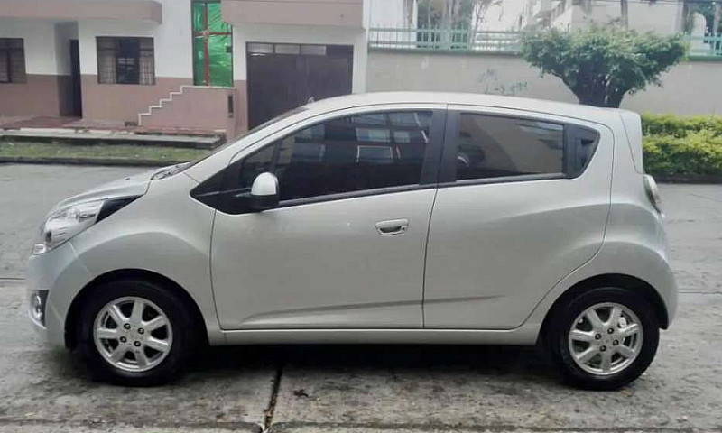 Spark Gt Modelo 2012...