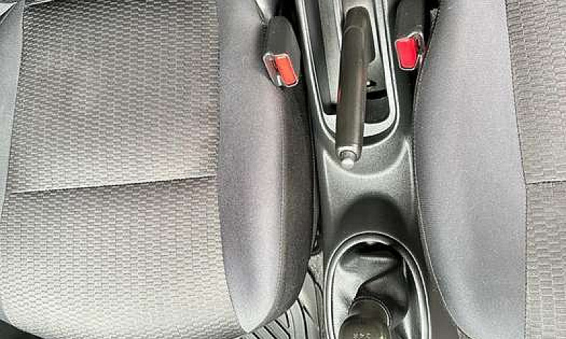 Nissan March 2013...