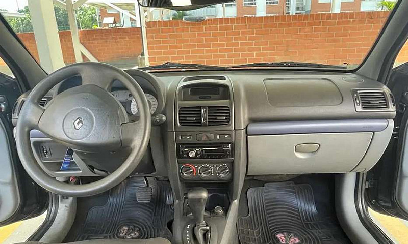 Renault Clio 2010...