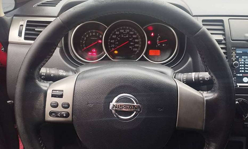 Nissan Tiida 2012...