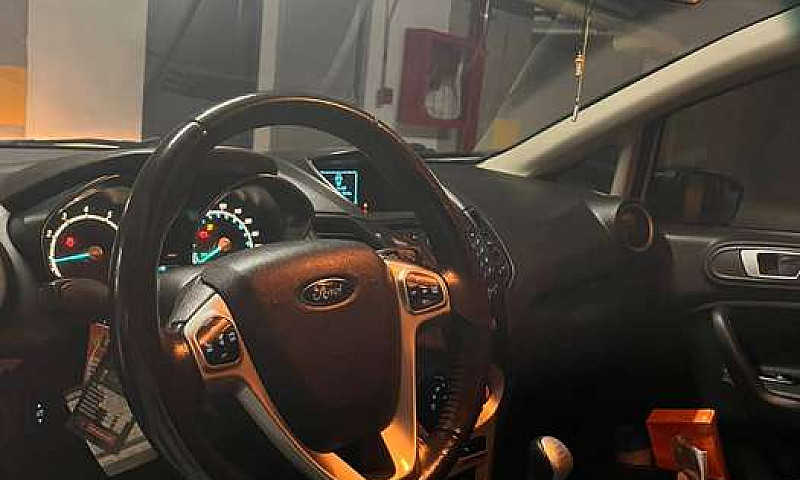 Se Vende Ford Fiesta...