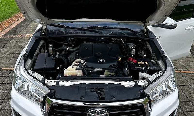 Toyota Hilux 2.4  20...